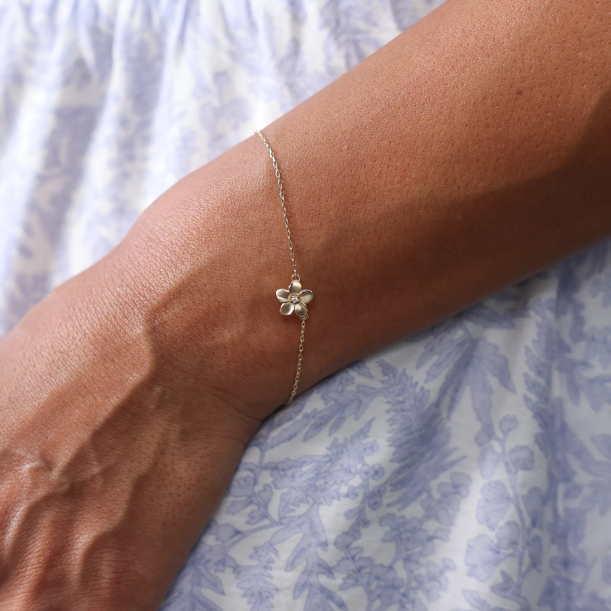 Adjustable 7-7.5" Plumeria Bracelet in Gold with Diamond - 9mm