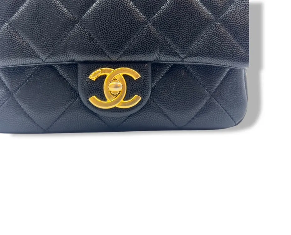 Chanel Medallion Mini, Twist Your Buttons