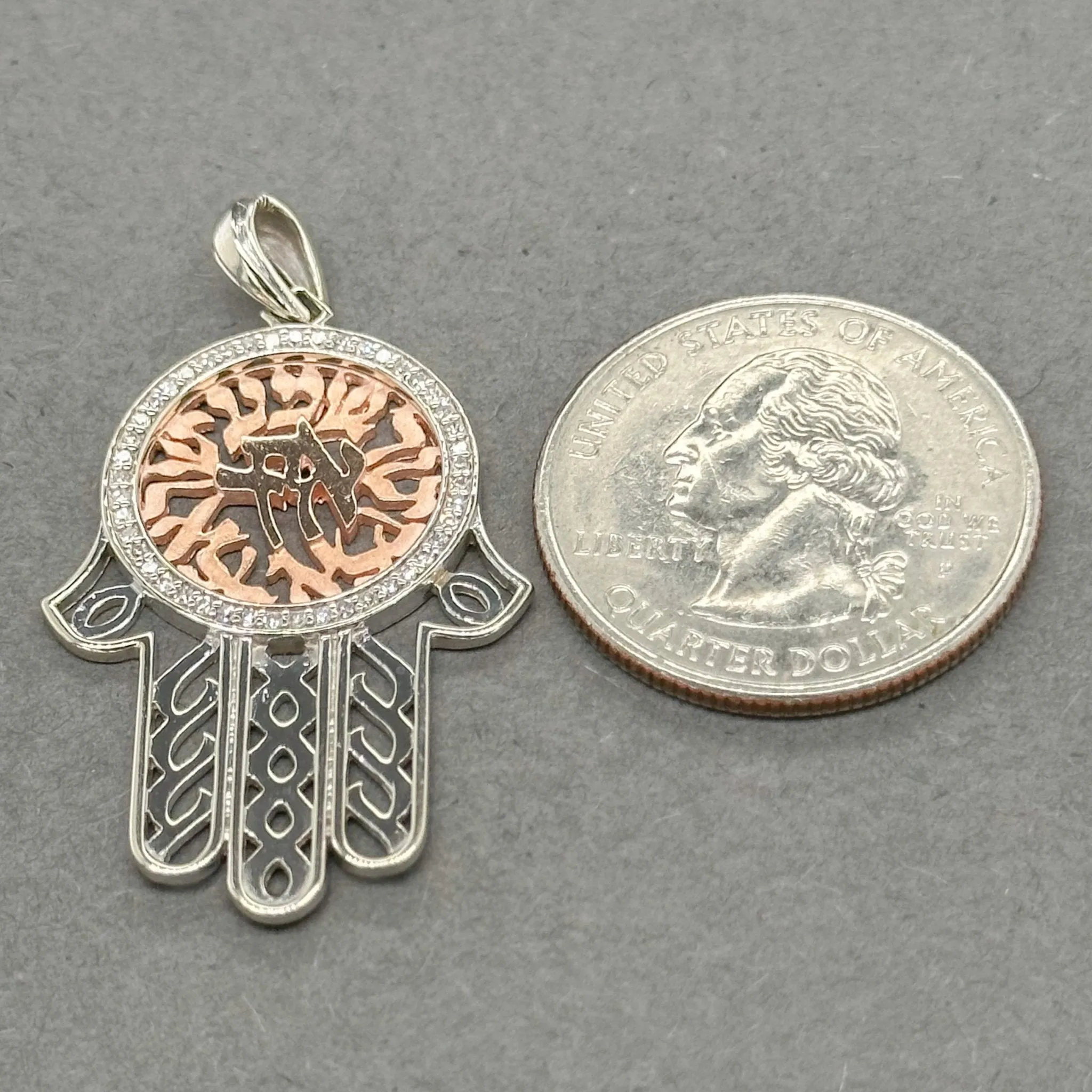 Estate 14K TT Gold 0.22ctw G-H/VS2-SI1 Diamond Hamsa Pendant